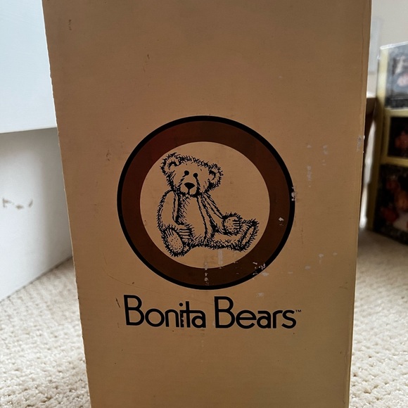 Bonita bear collectible - Picture 5 of 5